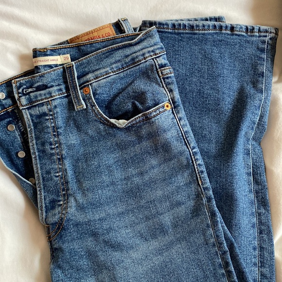 Levi Woman Jeans - Picture 2 of 5